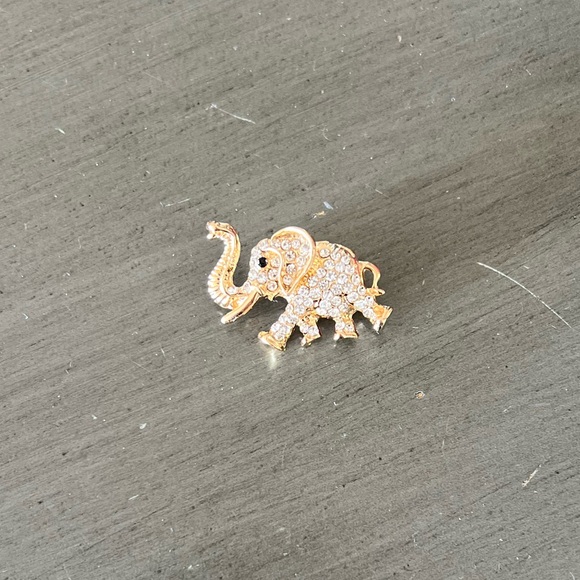 Elephant Silver Rhinestone Pave Look Good Luck Protection 1.5" Pin Brooch Gift - Picture 3 of 3
